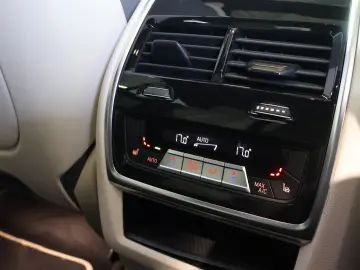 BMW X6 M60i DAP H K HUD GESTIK SOFT PANO SKY AHK 22