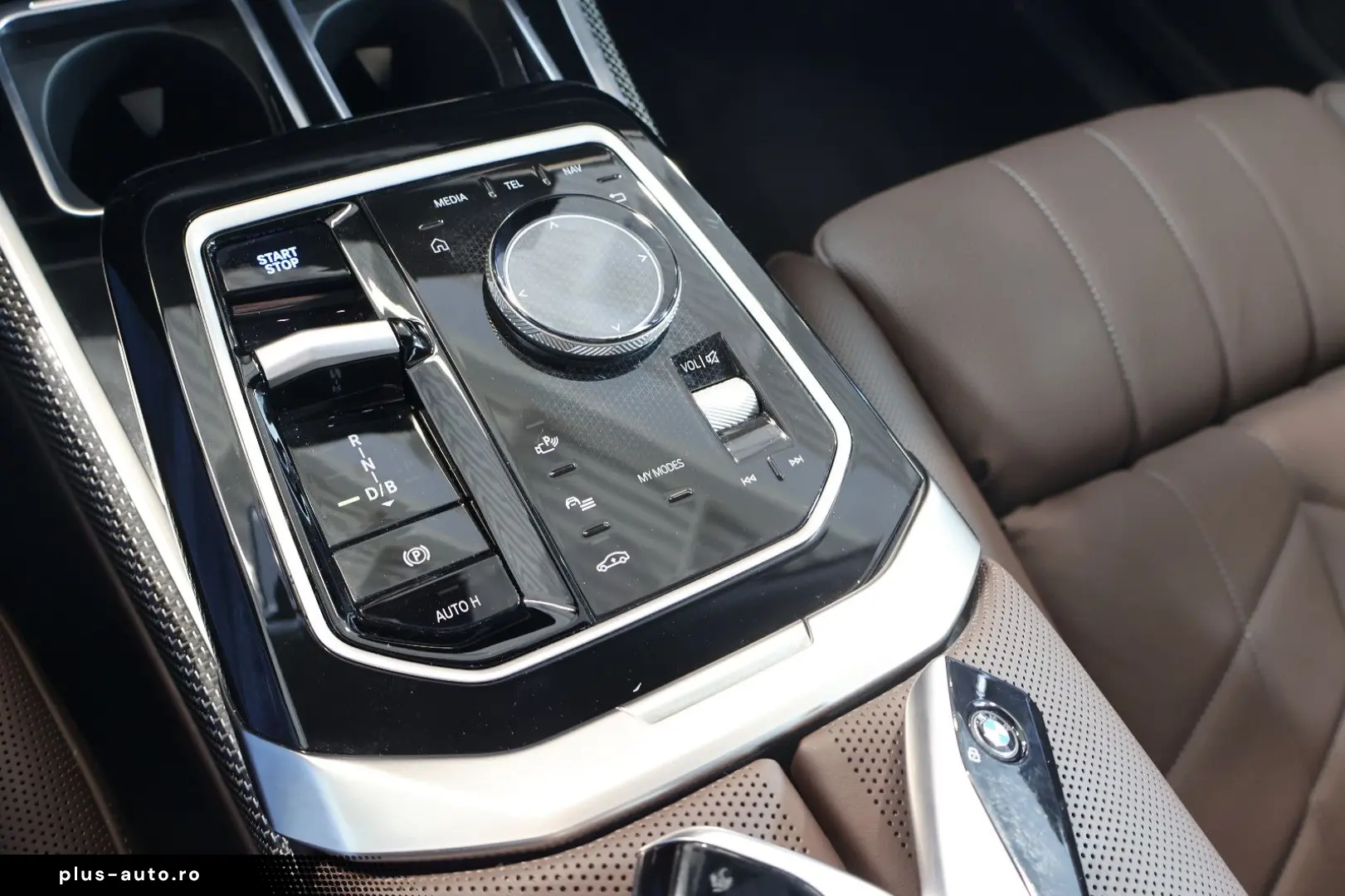 BMW i7 60 Design P. THEATRE B&W LUFT GLOW AUT. DOORS