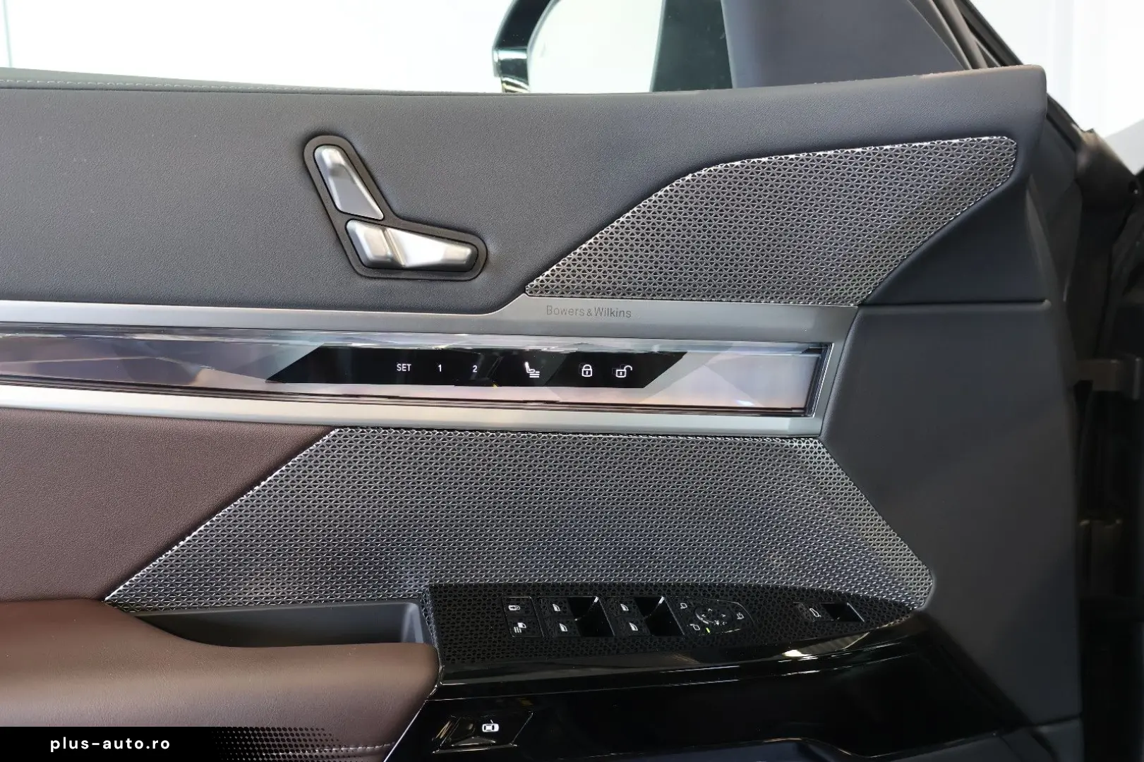 BMW i7 60 Design P. THEATRE B&W LUFT GLOW AUT. DOORS