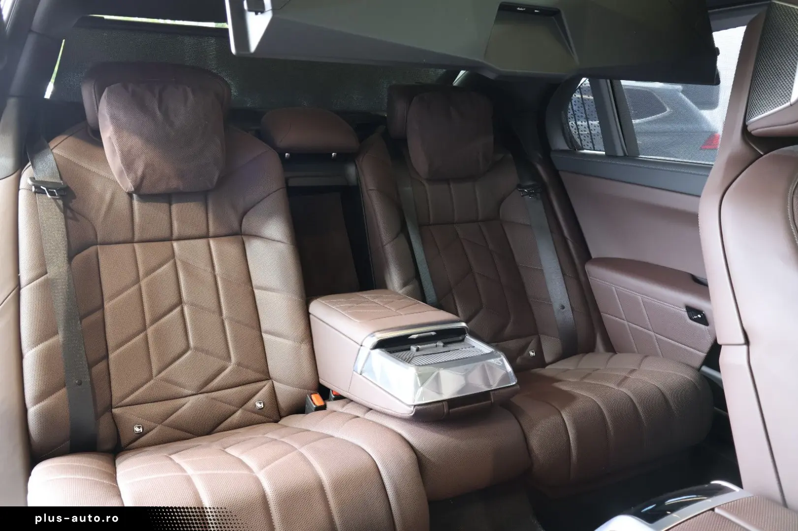 BMW i7 60 Design P. THEATRE B&W LUFT GLOW AUT. DOORS