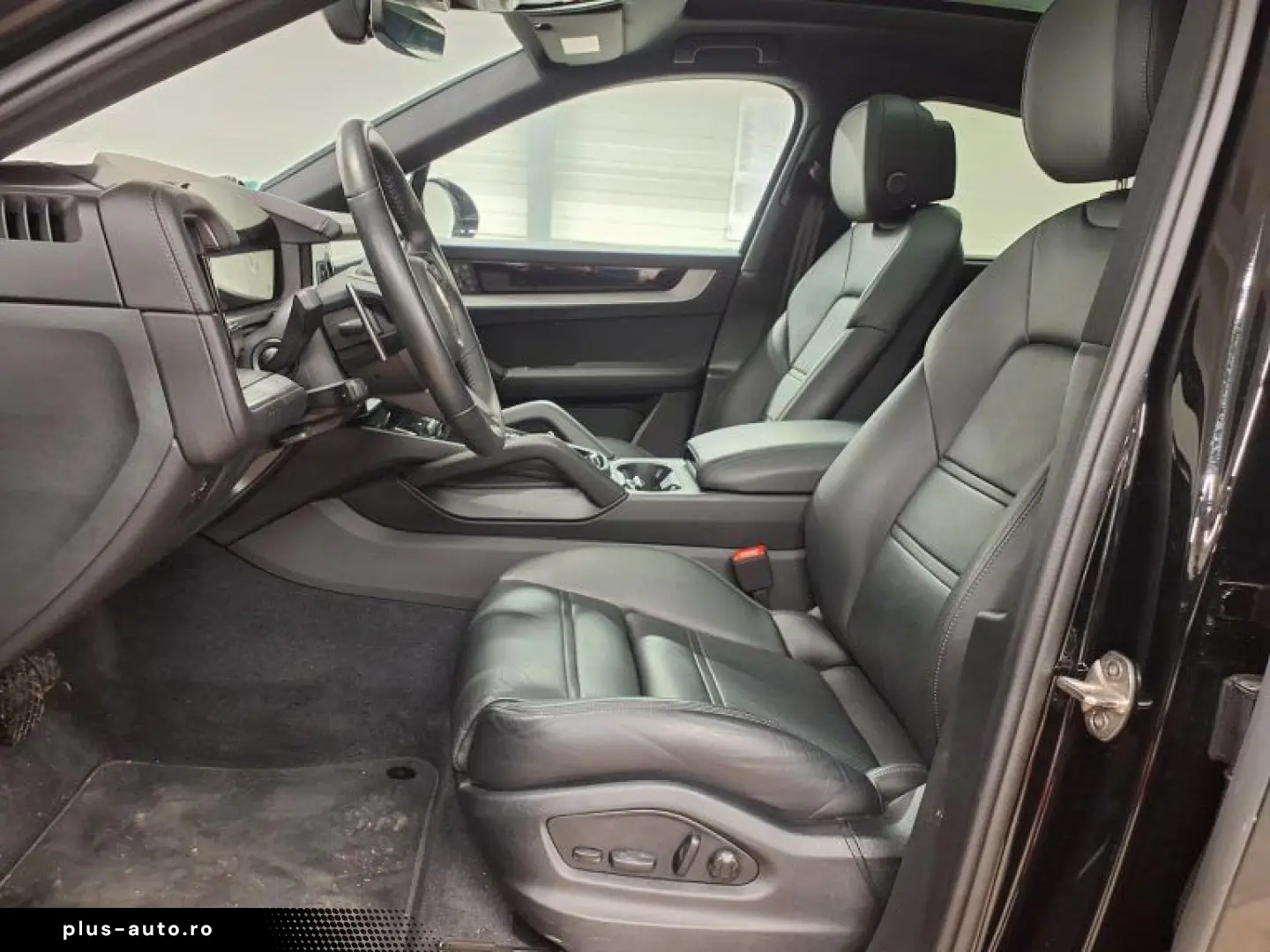 PORSCHE Cayenne Coupe E-Hybrid  AHK P-DISPLAY BOSE