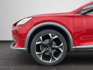 CUPRA Formentor 1.5TSI NAVI FULL-LED SHZ KAM 19ZOLL