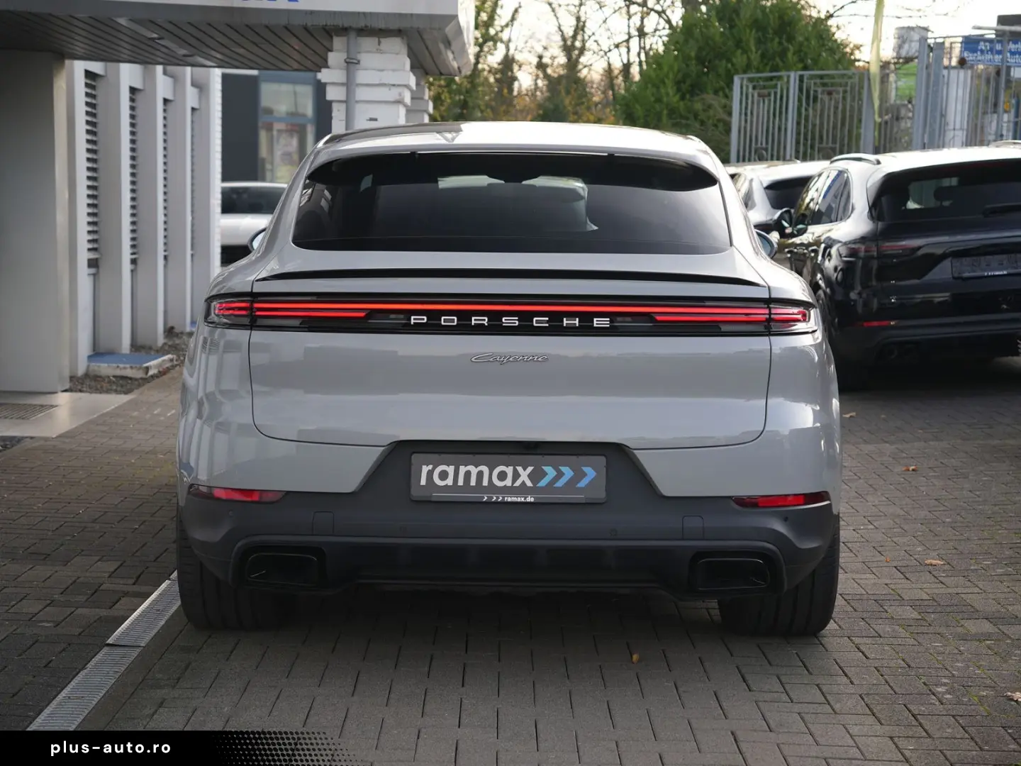 PORSCHE E-Hybrid Coupé ACC-LUFTF-PANO-HD-AHK-HUD-BOSE-RS