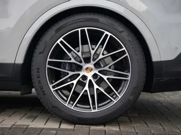 PORSCHE E-Hybrid Coupé ACC-LUFTF-PANO-HD-AHK-HUD-BOSE-RS