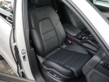 PORSCHE E-Hybrid Coupé ACC-LUFTF-PANO-HD-AHK-HUD-BOSE-RS