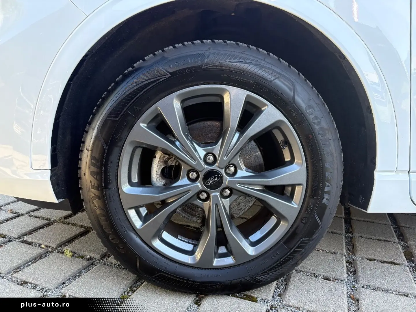 FORD Kuga 2.5 PHEV ST-Line LED HUD NAV 4xSHZ CAM EL-K