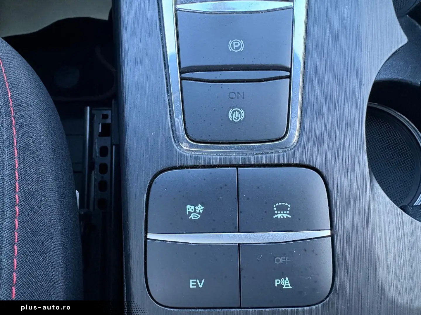 FORD Kuga 2.5 PHEV ST-Line LED HUD NAV 4xSHZ CAM EL-K