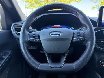 FORD Kuga 2.5 PHEV ST-Line LED HUD NAV 4xSHZ CAM EL-K