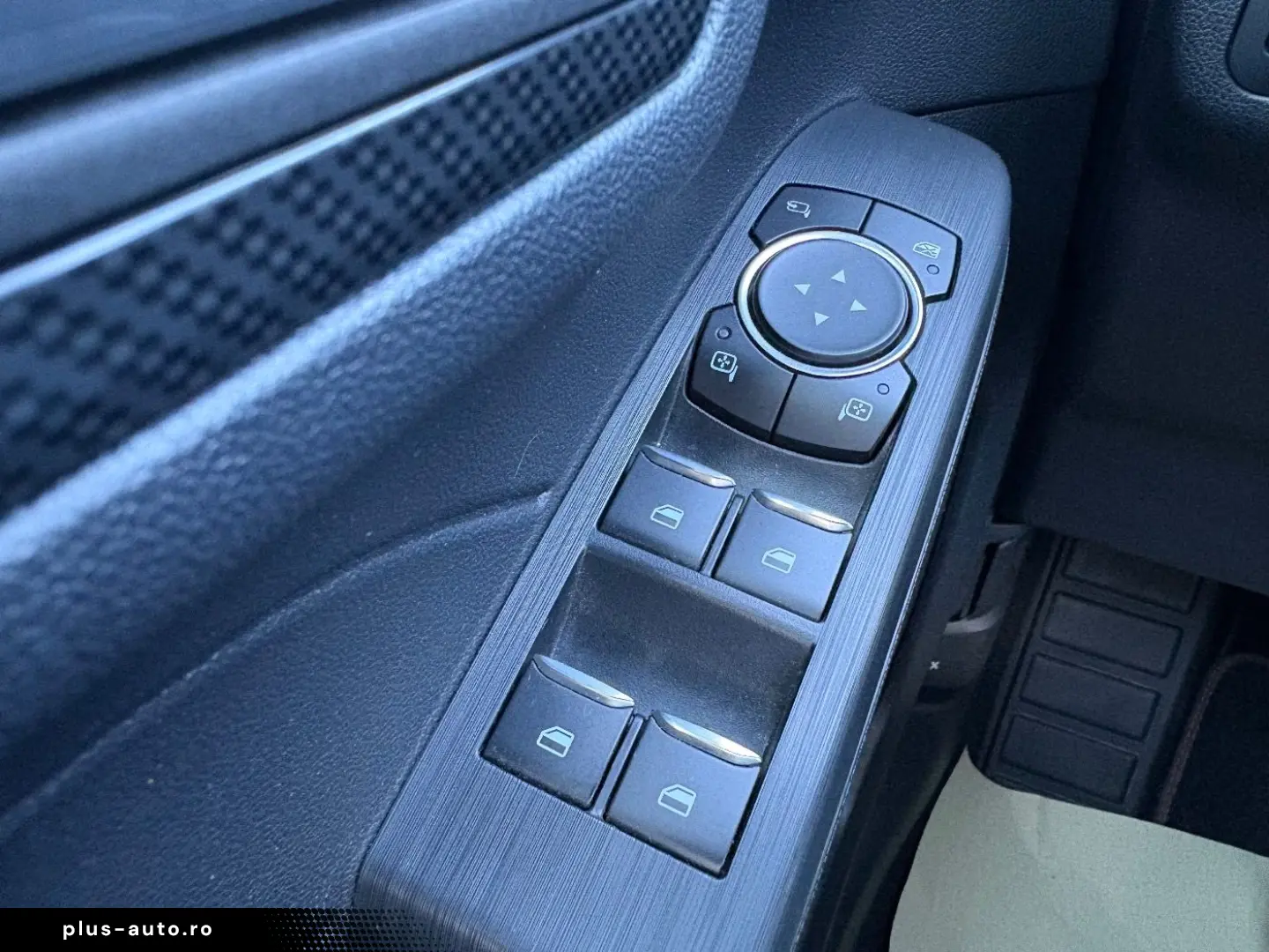 FORD Kuga 2.5 PHEV ST-Line LED HUD NAV 4xSHZ CAM EL-K