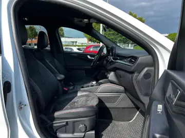 FORD Kuga FHEV ST-Line X