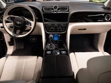 BENTLEY Bentayga 4.0 V8 EWB Azure 4WD Autom.