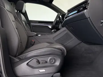 VW Touareg 3.0 TSI4M R-LINE