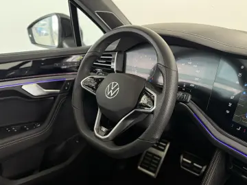 VW Touareg 3.0 TSI4M R-LINE