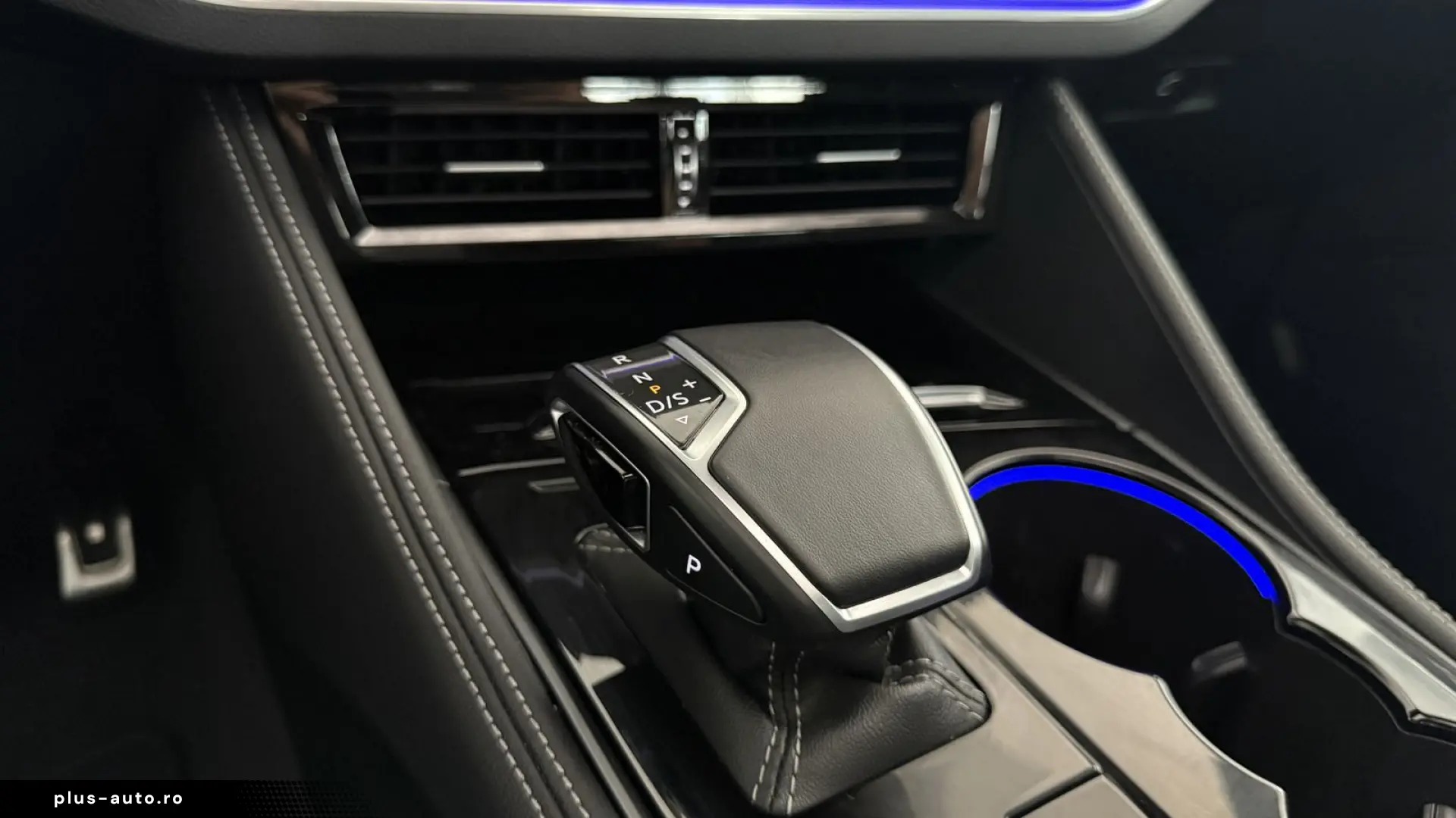 VW Touareg 3.0 TSI4M R-LINE