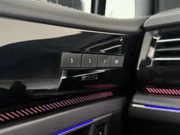 VW Touareg 3.0 TSI4M R-LINE