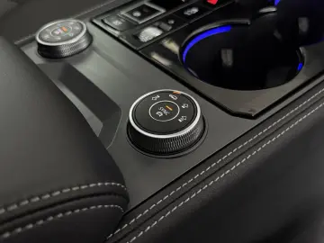 VW Touareg 3.0 TSI4M R-LINE