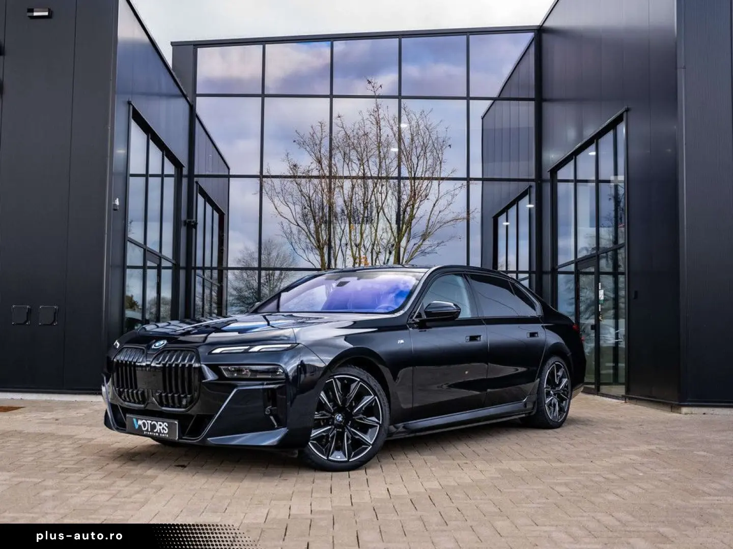 BMW i7 xDrive60 - MSport - B&W - Theatre screen - Ma