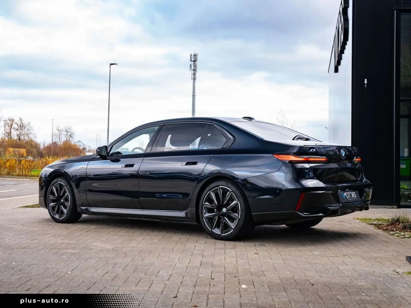 BMW i7 xDrive60 - MSport - B&W - Theatre screen - Ma