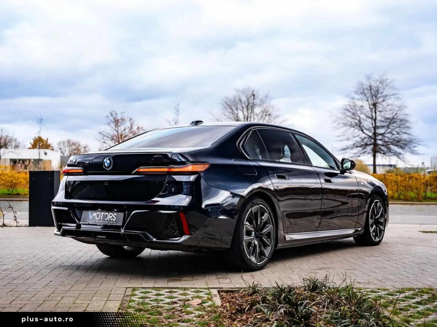BMW i7 xDrive60 - MSport - B&W - Theatre screen - Ma