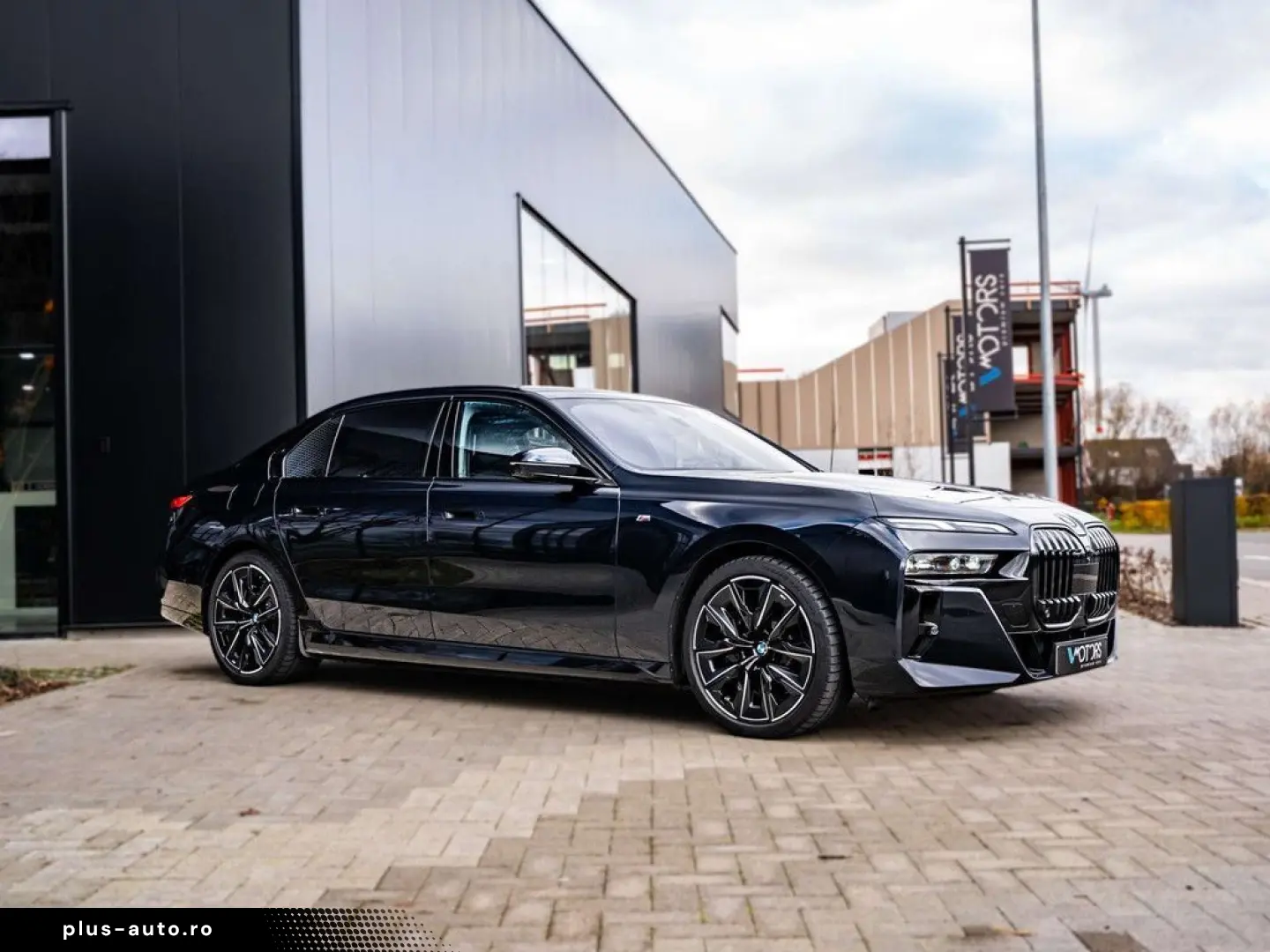 BMW i7 xDrive60 - MSport - B&W - Theatre screen - Ma