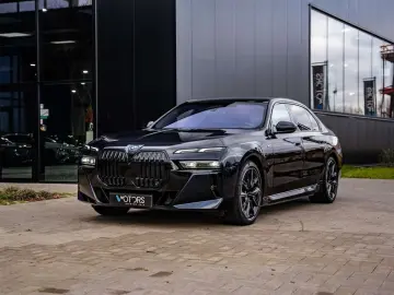 BMW i7 xDrive60 - MSport - B&W - Theatre screen - Ma