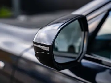 BMW i7 xDrive60 - MSport - B&W - Theatre screen - Ma