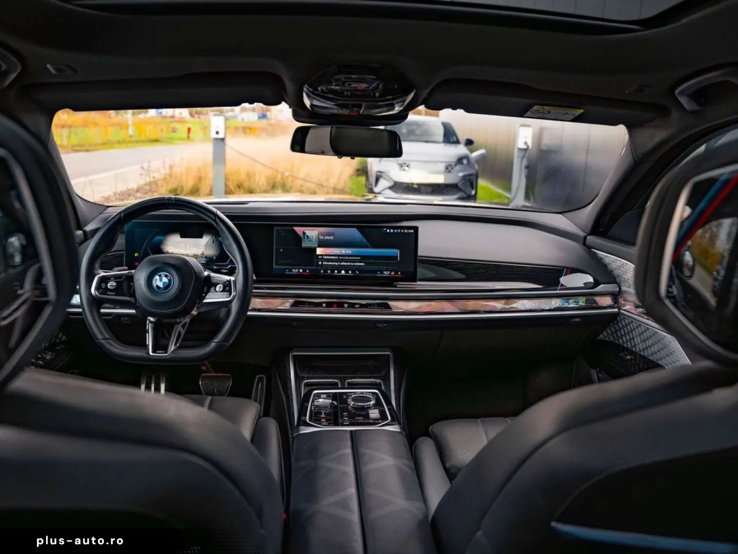 BMW i7 xDrive60 - MSport - B&W - Theatre screen - Ma