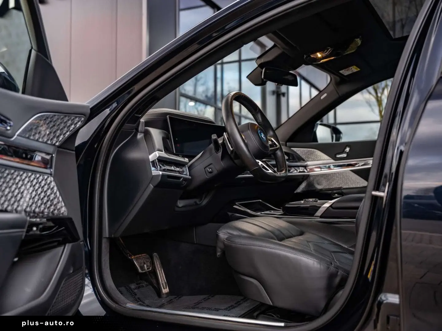 BMW i7 xDrive60 - MSport - B&W - Theatre screen - Ma