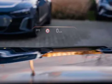 BMW i7 xDrive60 - MSport - B&W - Theatre screen - Ma