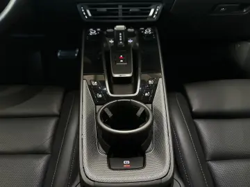 PORSCHE 911 992  Matrix Chrono Sportabgas. Sitzbelüftung