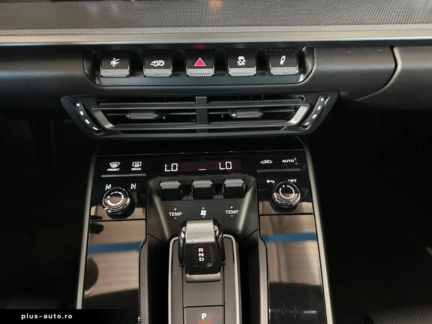 PORSCHE 911 992  Matrix Chrono Sportabgas. Sitzbelüftung