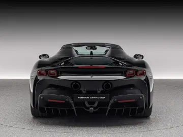 FERRARI SF90 Spider