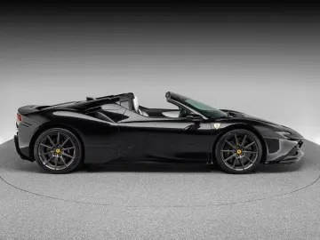 FERRARI SF90 Spider