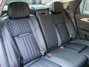 HONGQI H9 2.0T  LED Sitzklima 360  PANO KEYL DISTR PTS