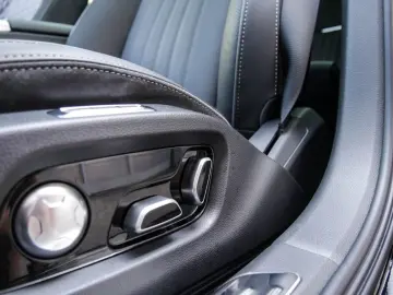 HONGQI H9 2.0T  LED Sitzklima 360  PANO KEYL DISTR PTS