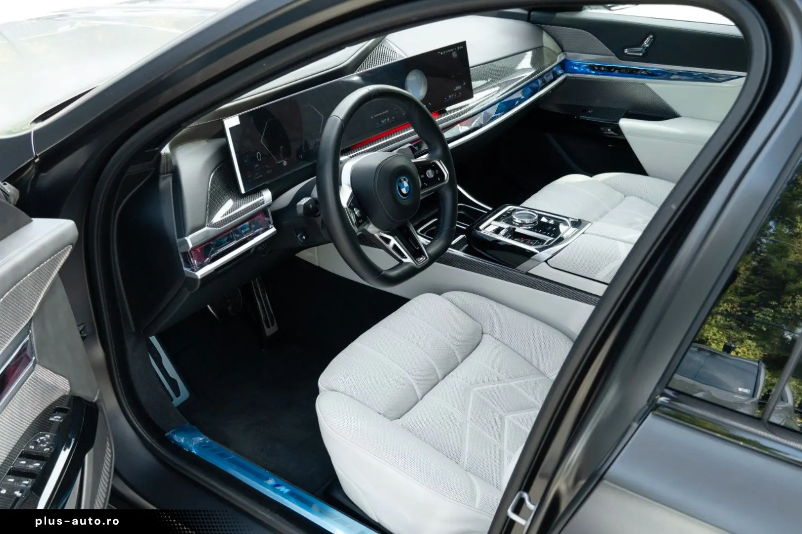 BMW 750e M SPORT.SKY.SOFTC.B&W.DR.ASS.360.INDIVIDUAL