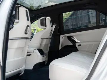 BMW 740d xDrive M SPORT.SOFTC.SKY.MASSAGE.AHK.5 100