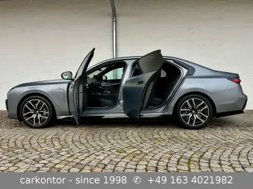 BMW 750e xDr  M SPORTPAKET FROZEN GREY BELÜFT 2025