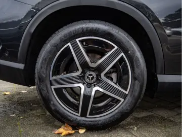 MERCEDES-BENZ GLC 200 4M AMG