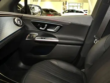 MERCEDES-BENZ EQE 350 4M AMG