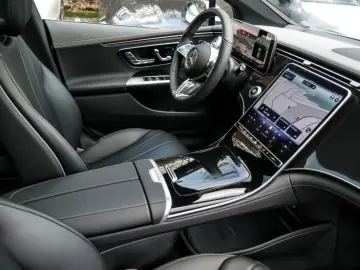 MERCEDES-BENZ EQE 300