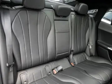 MERCEDES-BENZ EQE 300