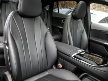 MERCEDES-BENZ EQE 300