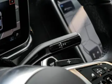 MERCEDES-BENZ EQE 300