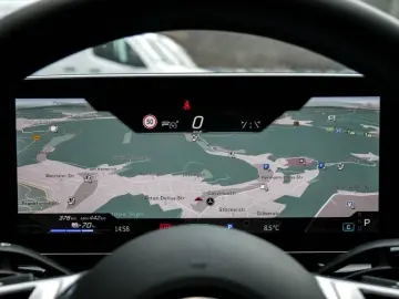 MERCEDES-BENZ EQE 300