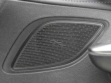 MERCEDES-BENZ EQE 300