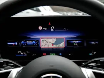 MERCEDES-BENZ EQE 300