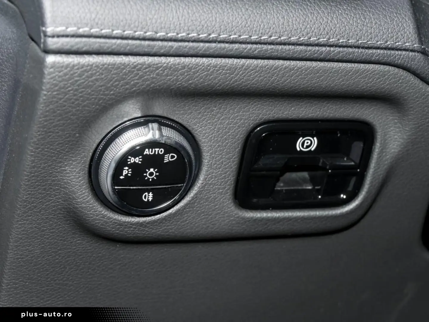 MERCEDES-BENZ EQE 300