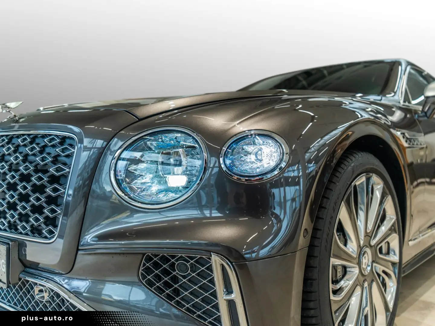 BENTLEY Flying Spur Mulliner V8 Hybrid