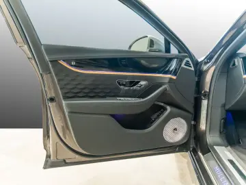 BENTLEY Flying Spur Mulliner V8 Hybrid